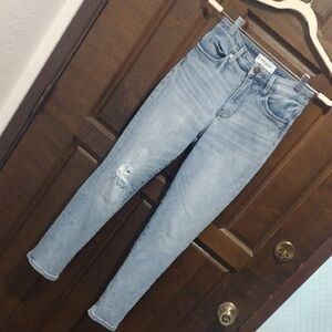 Evereve Light Blue Skinny Jeans